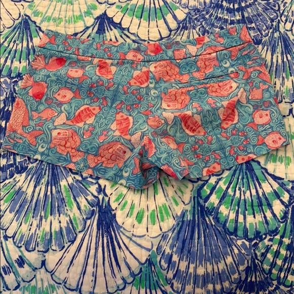 Kaeli Smith fish shorts (look like Lilly pulitzer) - Picture 4 of 5